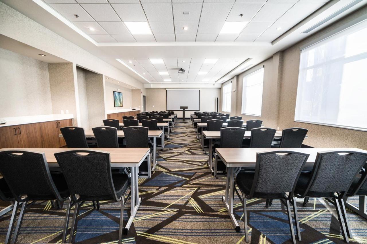 Holiday Inn Express & Suites - West Edmonton-Mall Area By Ihg Exterior photo