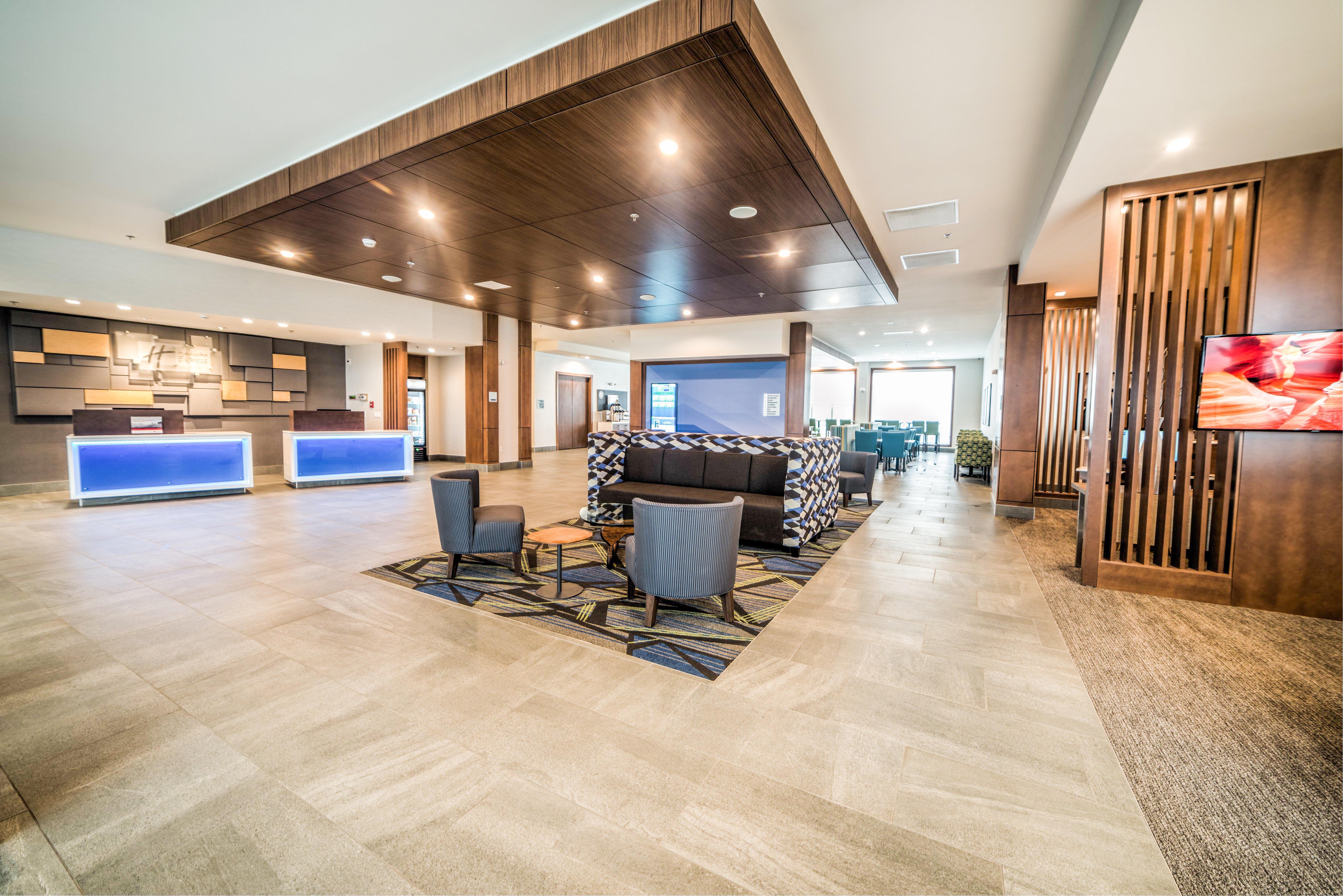 Holiday Inn Express & Suites - West Edmonton-Mall Area By Ihg Exterior photo