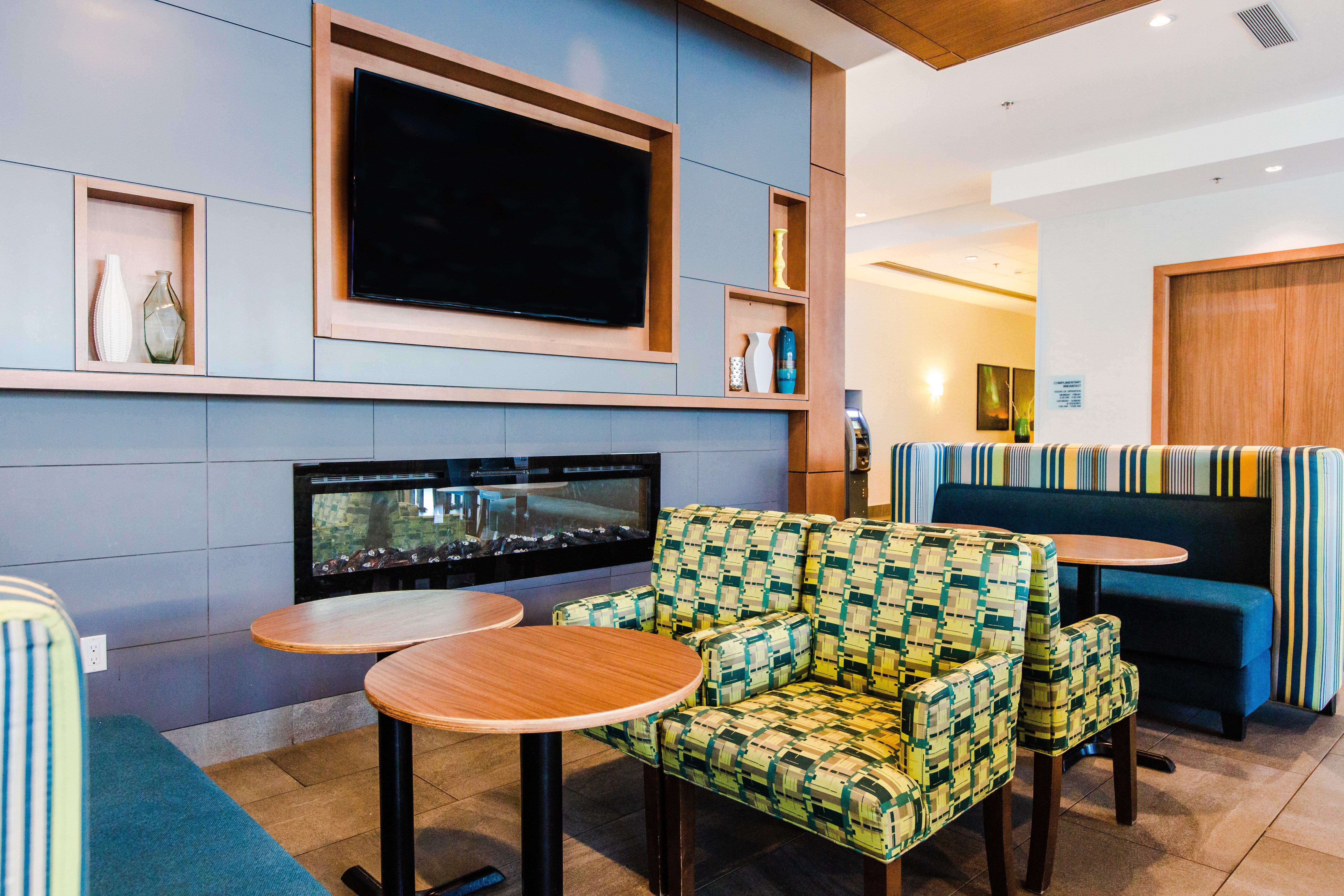 Holiday Inn Express & Suites - West Edmonton-Mall Area By Ihg Exterior photo