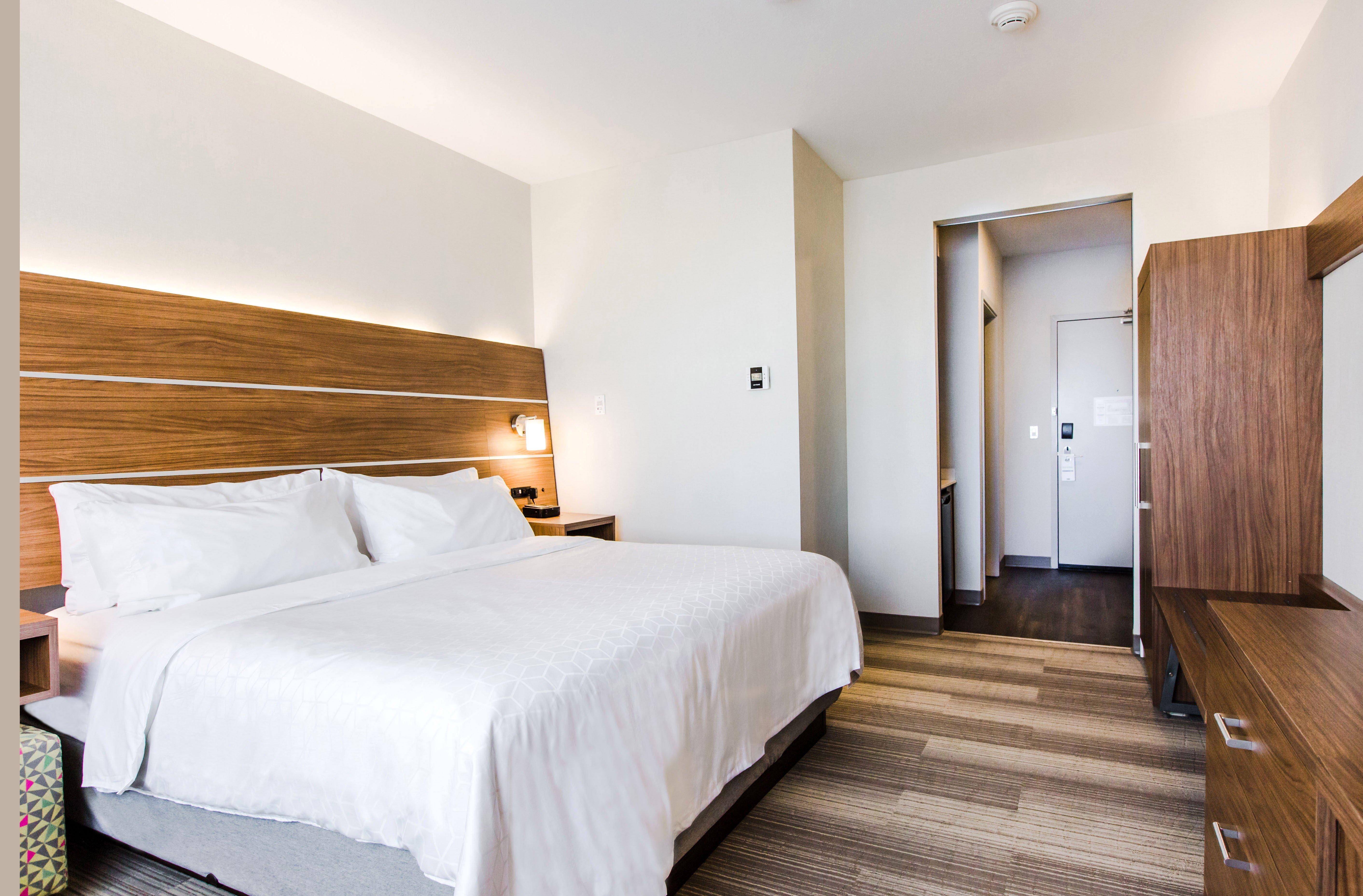 Holiday Inn Express & Suites - West Edmonton-Mall Area By Ihg Exterior photo